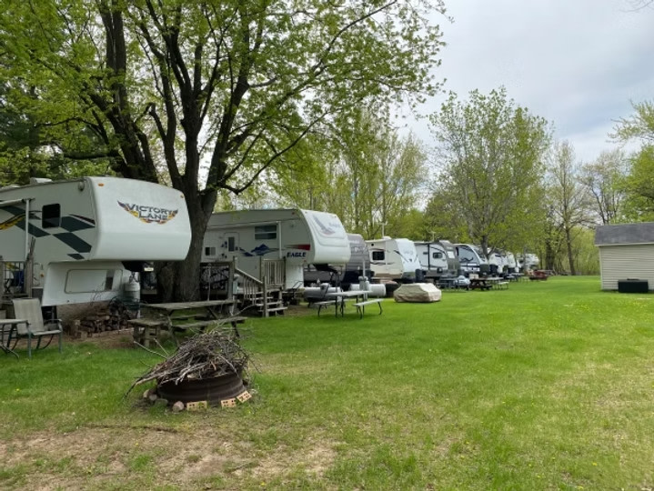 Shep's Northshore Bar & Campground