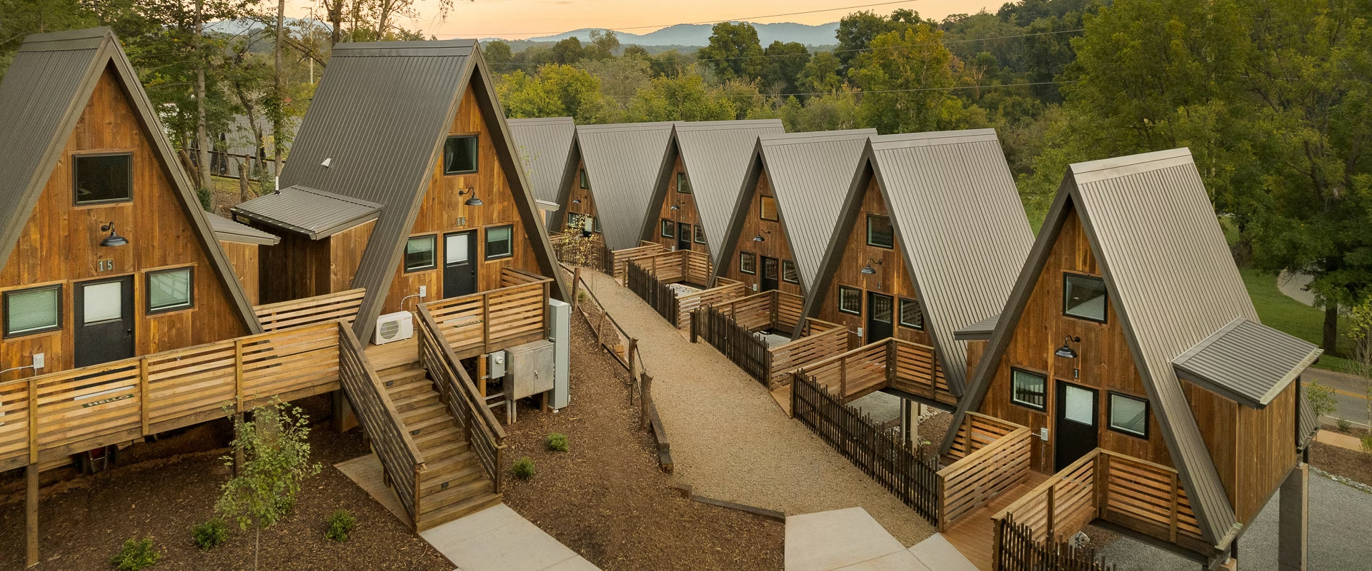 Wrong Way River Lodge & Cabins