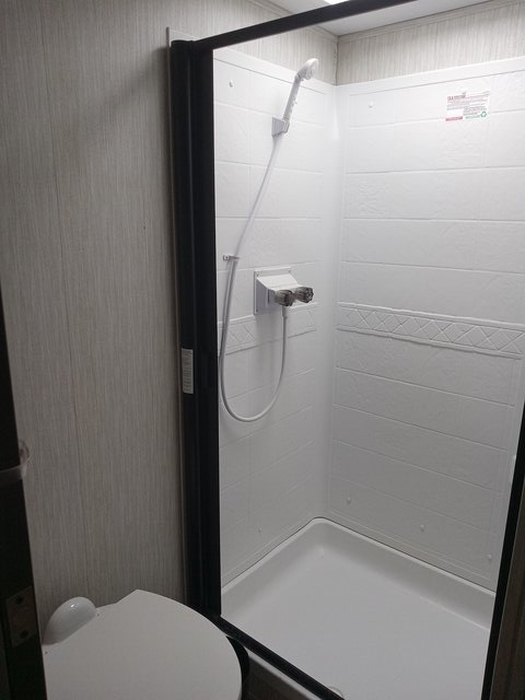 Whispering Creek Lodging & RV Resort