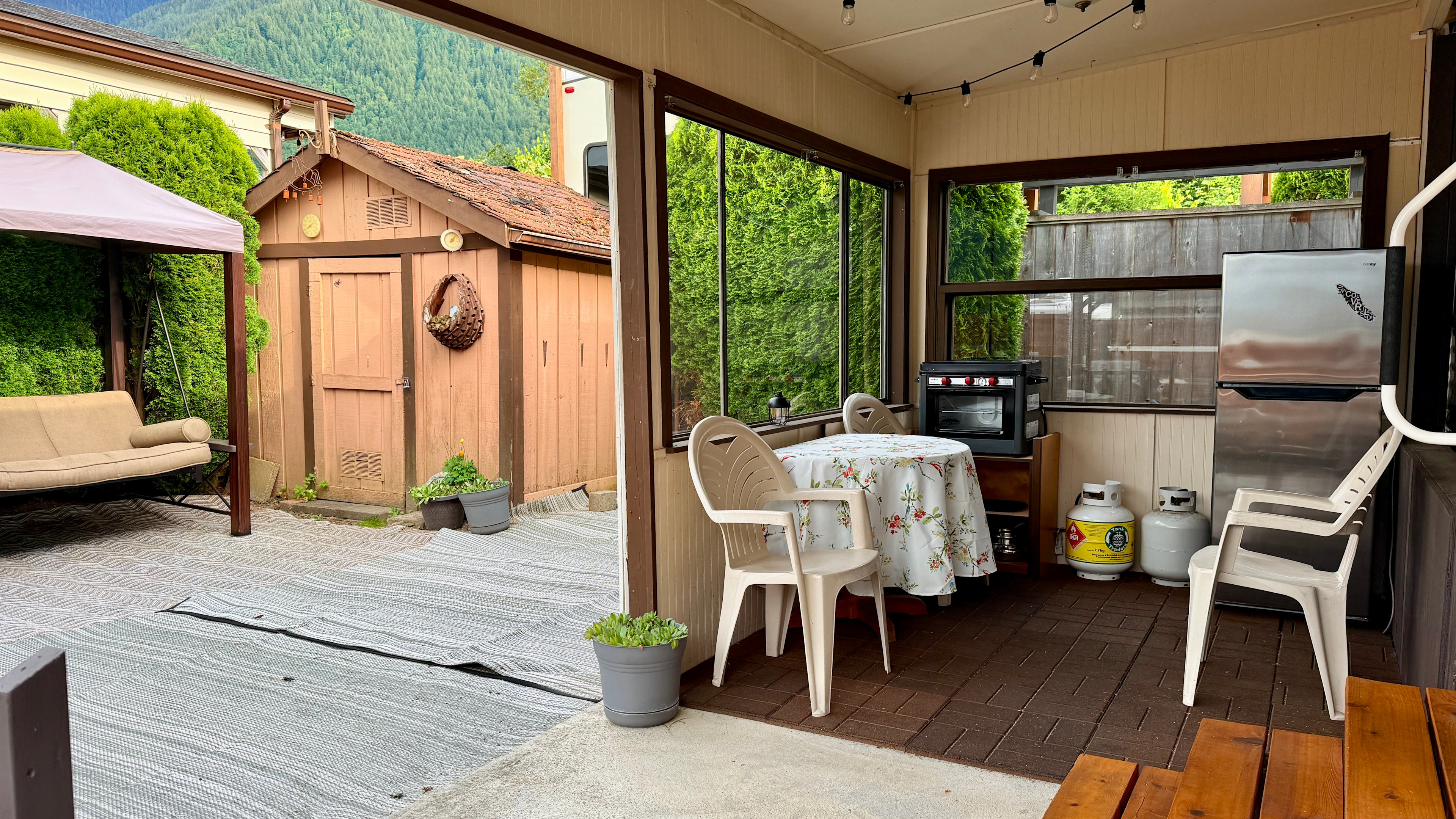 Cozy RV Hideaway Near Cultus Lake