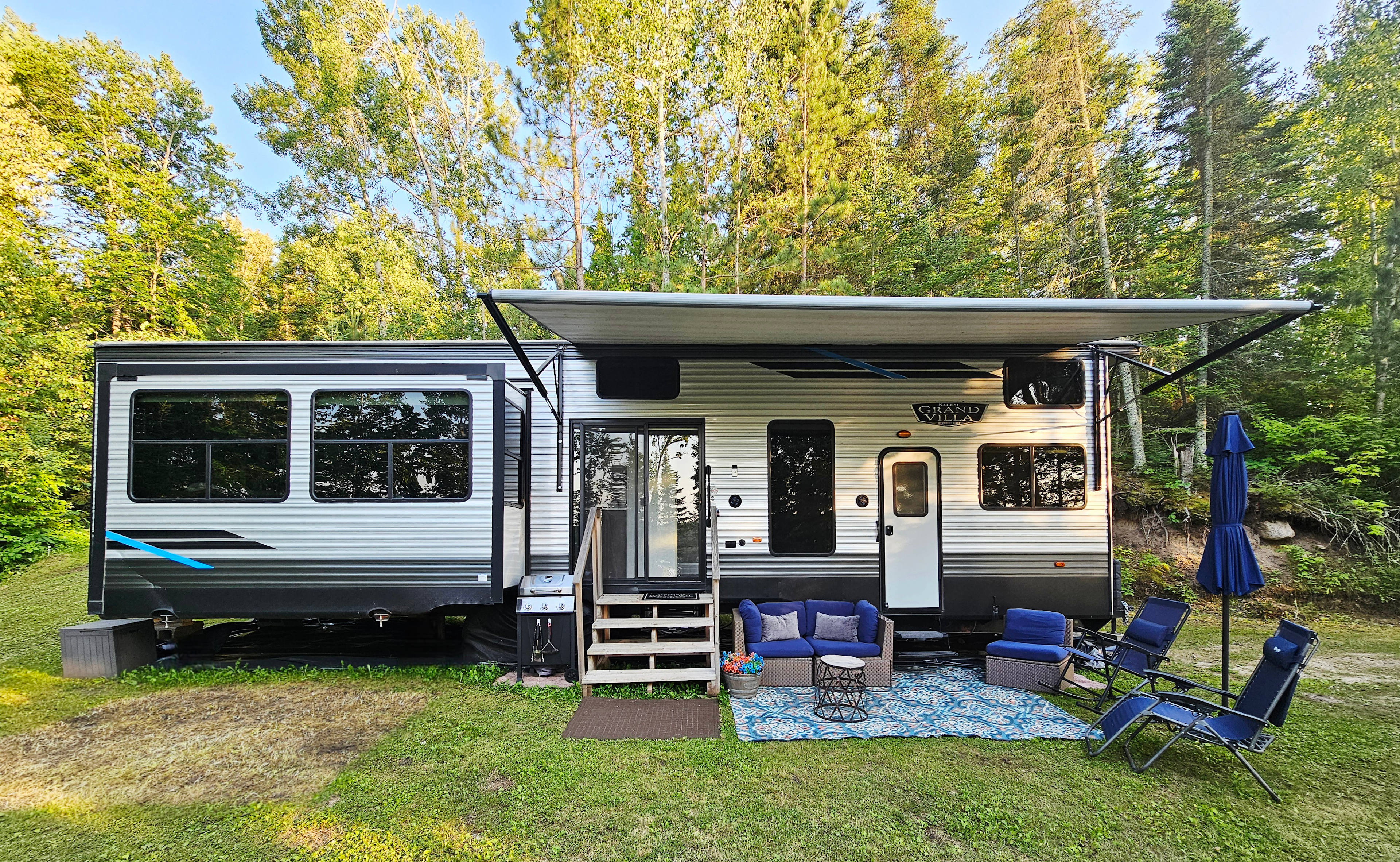 Luxury Lakefront Glamper