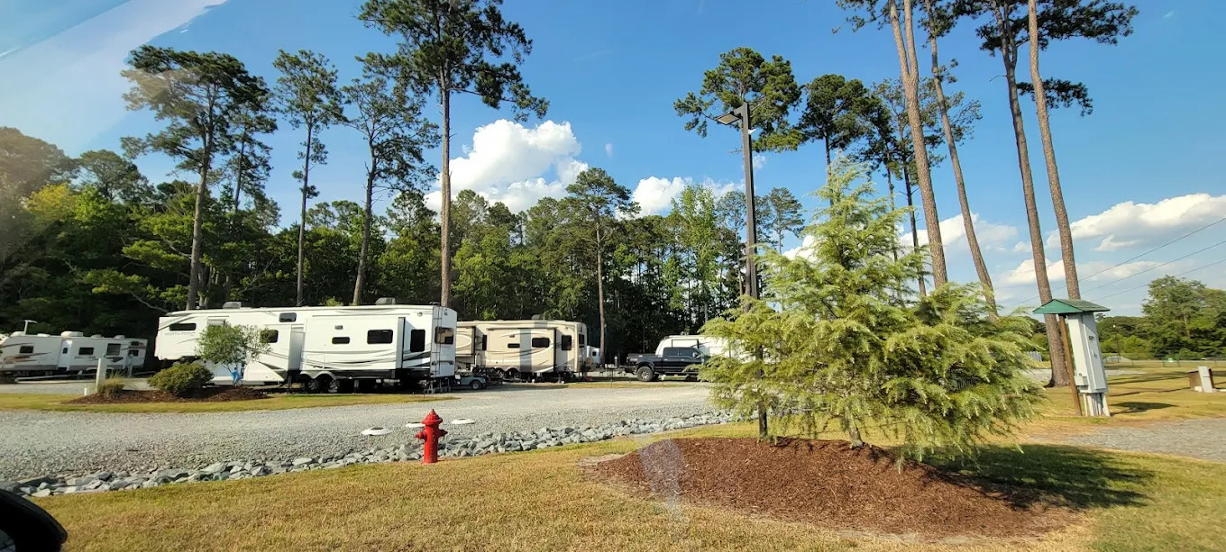 Raleigh Oaks RV Resort & Cottages