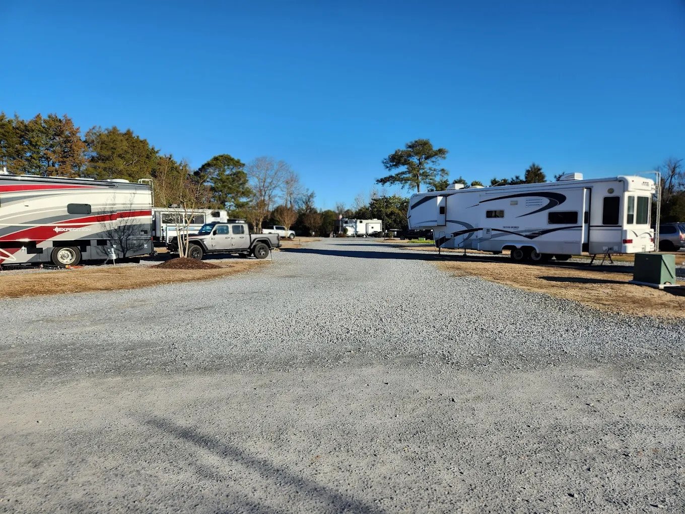 Raleigh Oaks RV Resort & Cottages