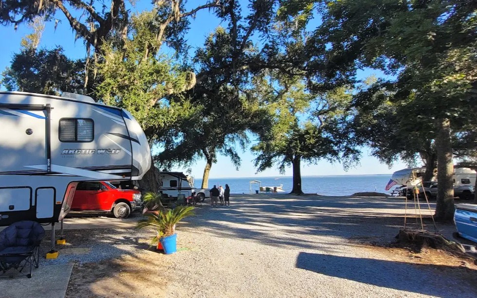 Bay Breeze RV on the Bay