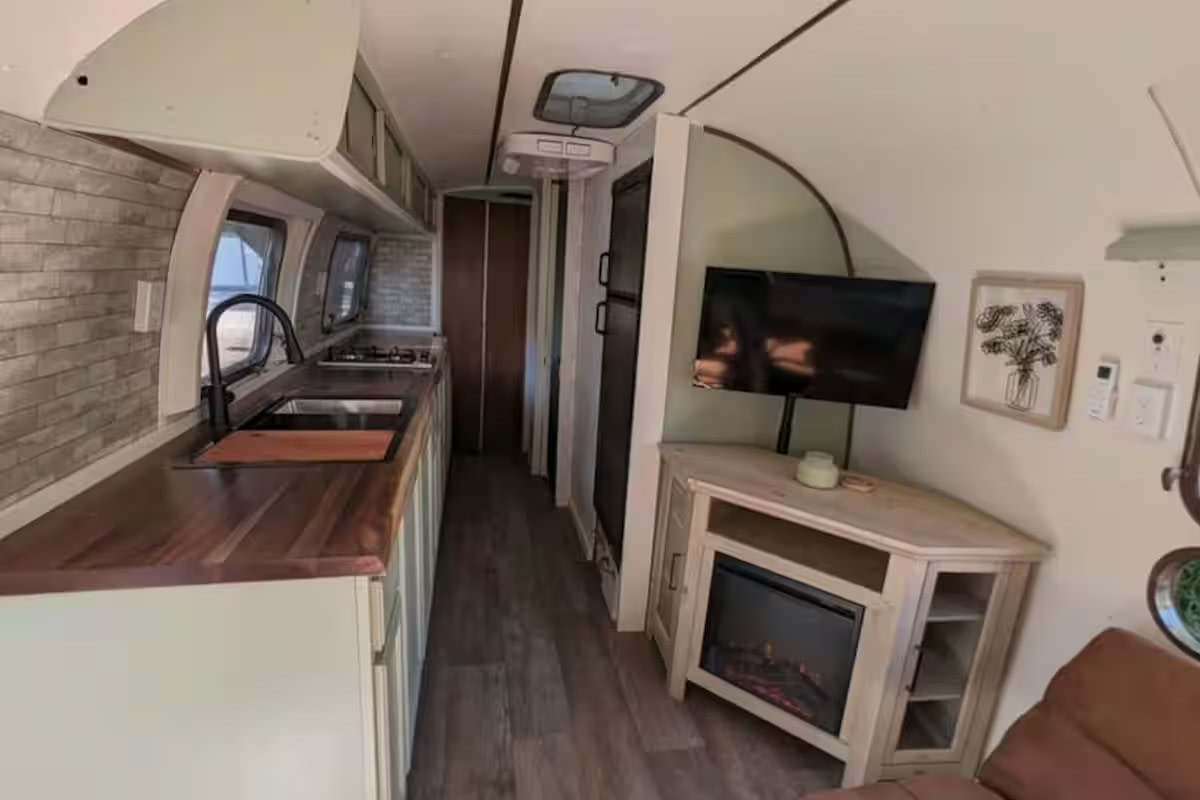 Silver Stream Airstream