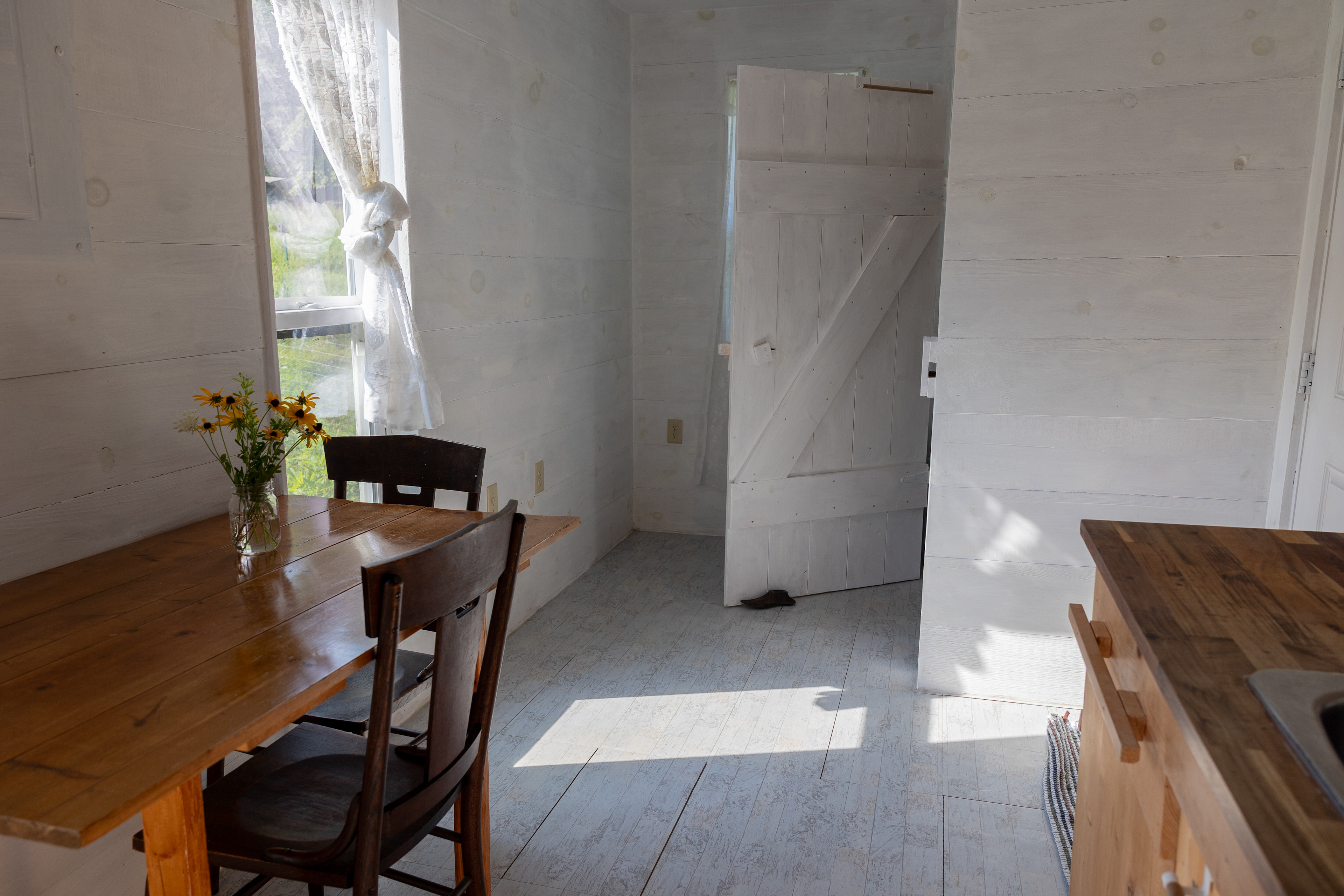 Little Barn Cabin At Fowl Territory