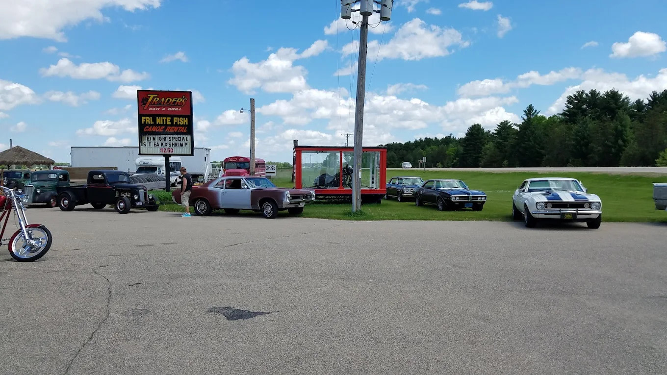 Trader's Bar and Grill Island Campground