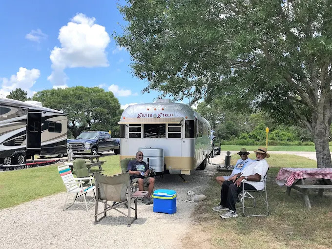 Whispering Oaks RV Park