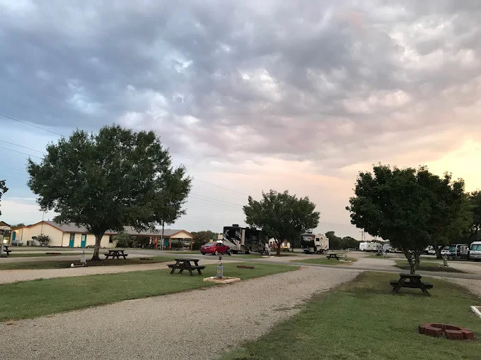 Whispering Oaks RV Park