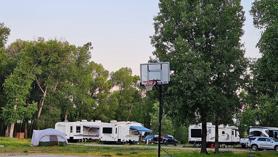 Down Home Lodge & Family RV Resort