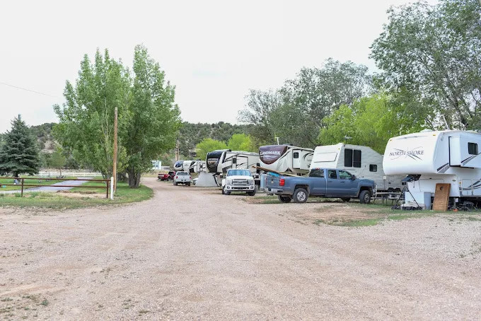 Lakeside Escape RV Resort