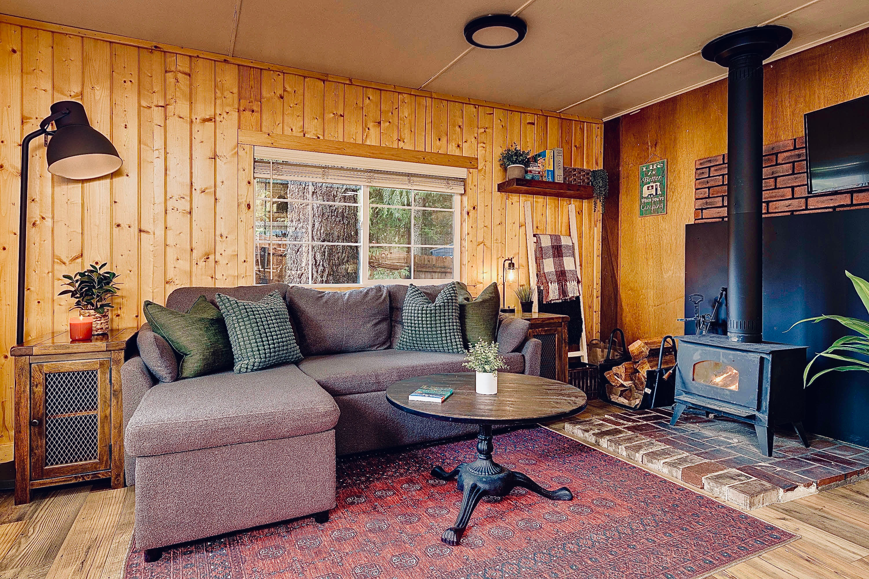 Mt Hood Cabin W/ Firepit & Hot Tub