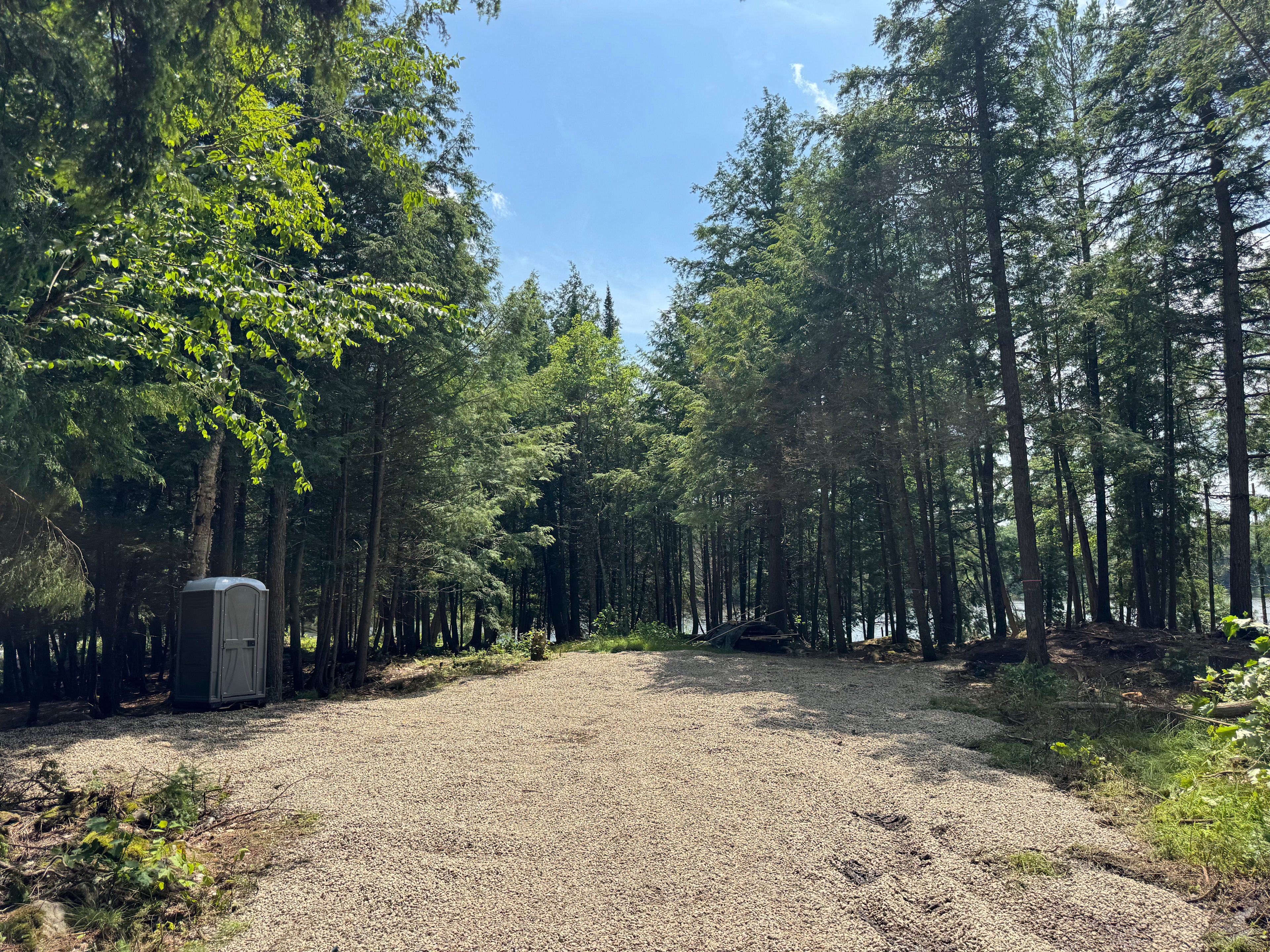Domaine Lockbøw | Private Waterfall
