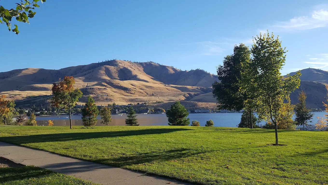 Lakeshore RV Park & Marina