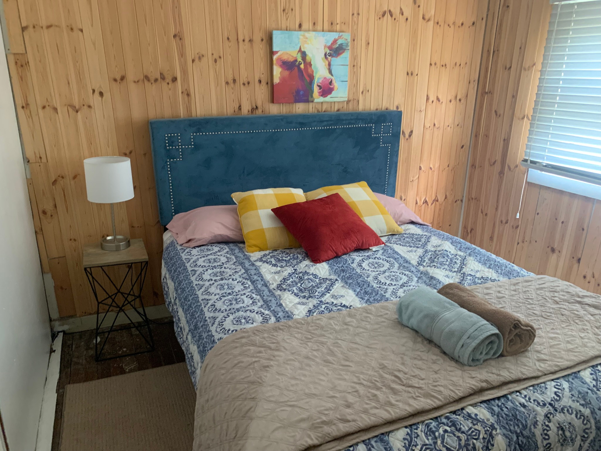 The Black Post Cabin -Rustic Kayaks