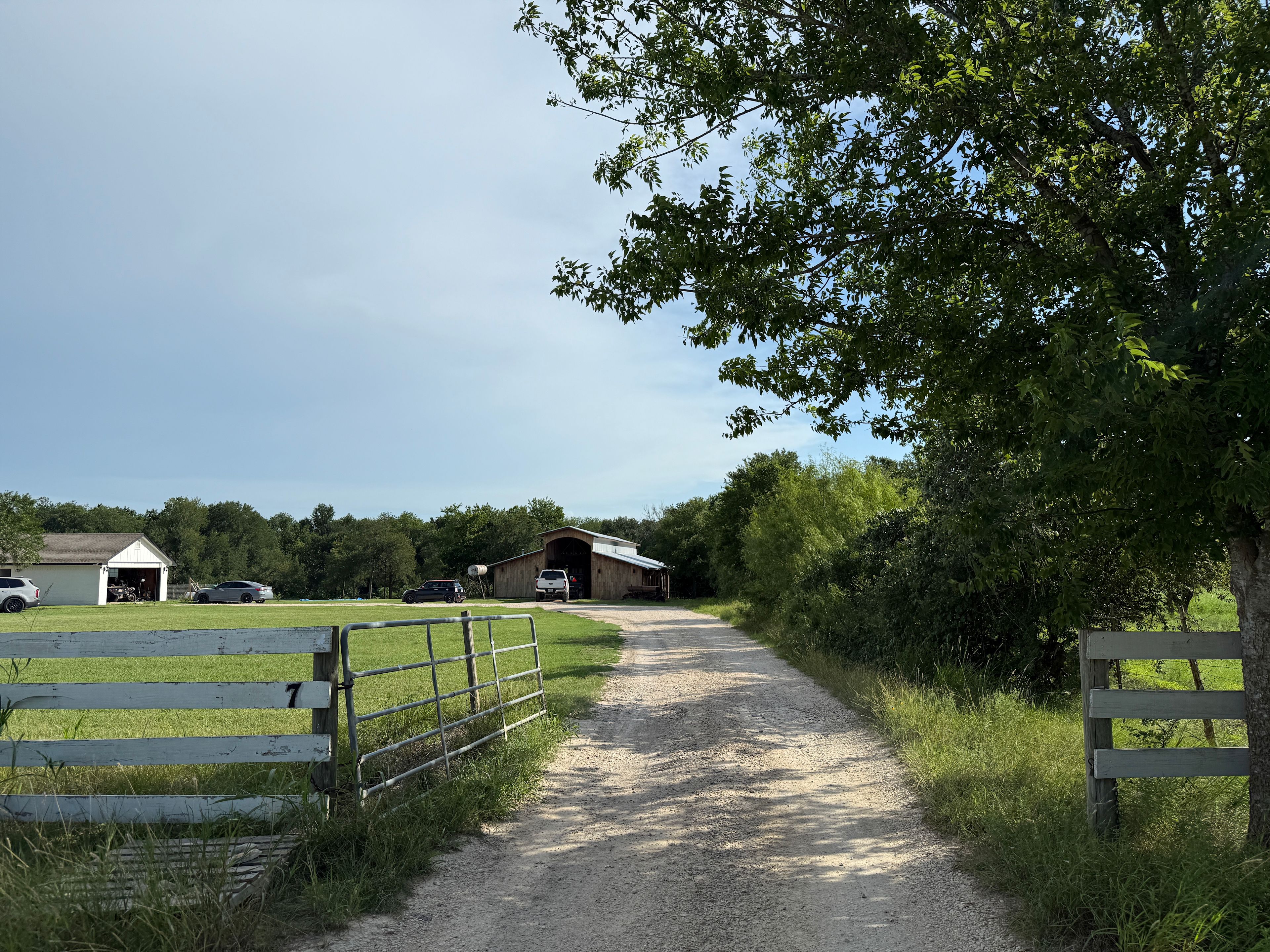 Secluded camp minutes from Austin