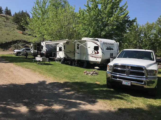 Deschutes River Fly Shop and Camp