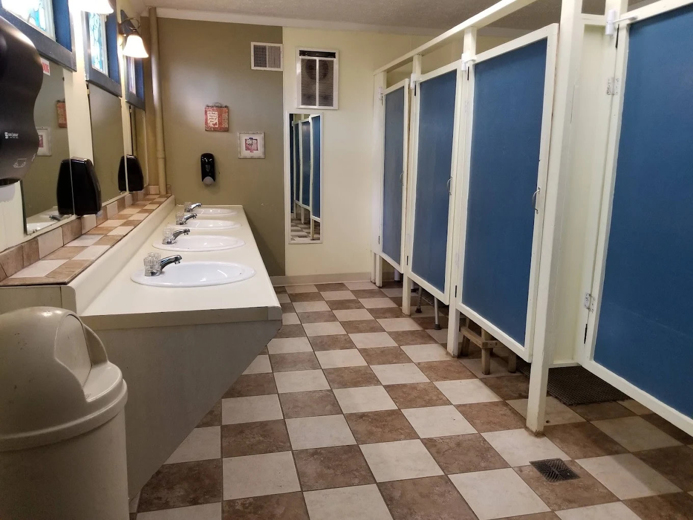 Elizabethtown Crossroads RV Park & Campgrounds - Getaway Retreats