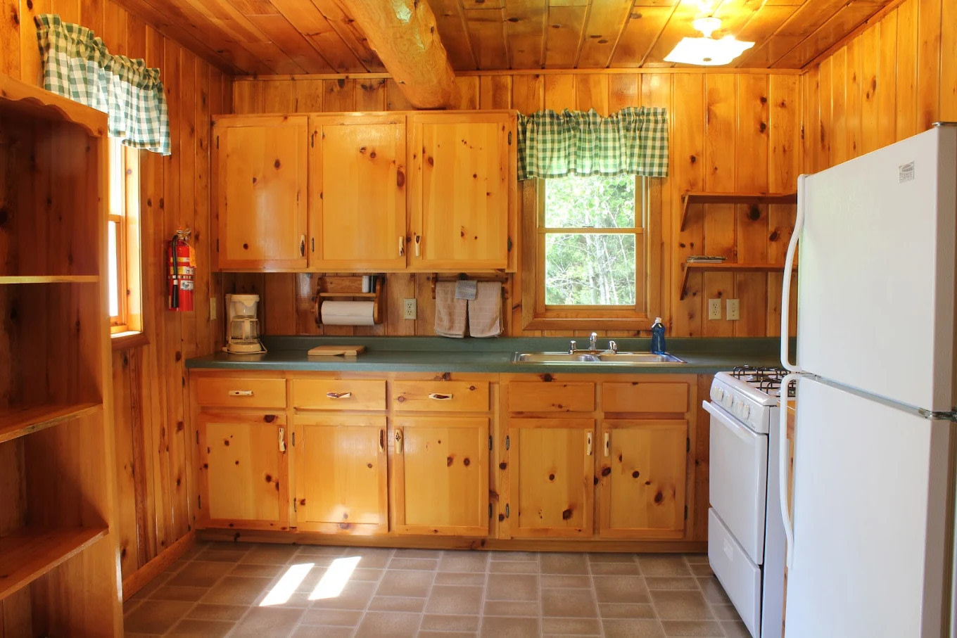 Golden Eagle Lodge And Campground