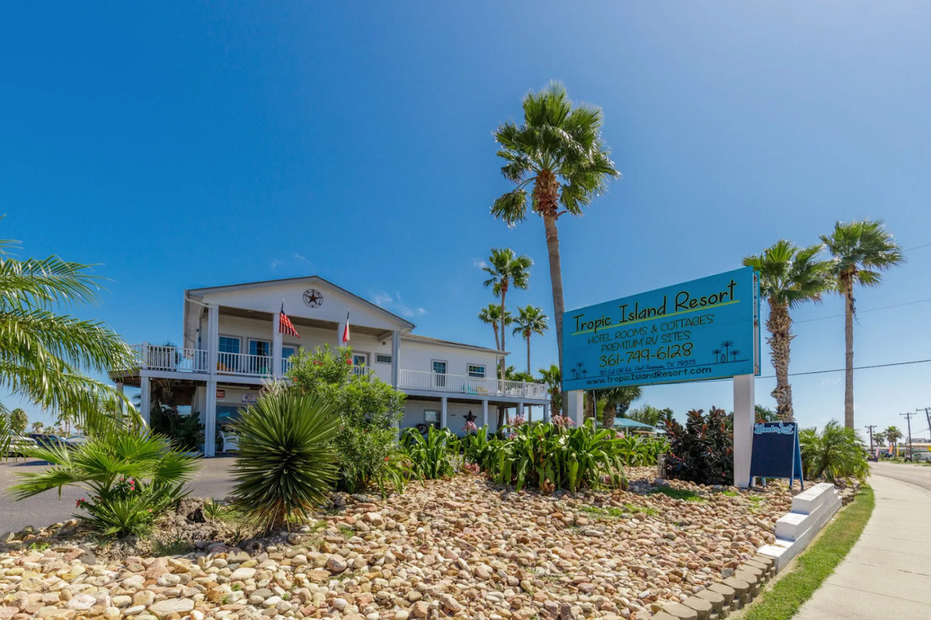 Tropic Island Resort