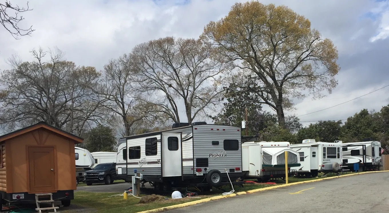 Crossroads Travel RV Park
