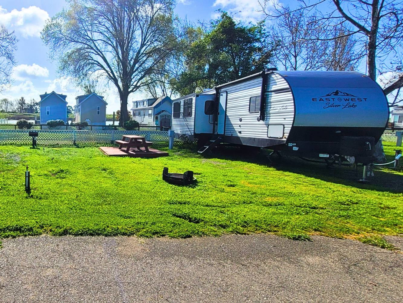 Snug Harbor RV Park & Marina
