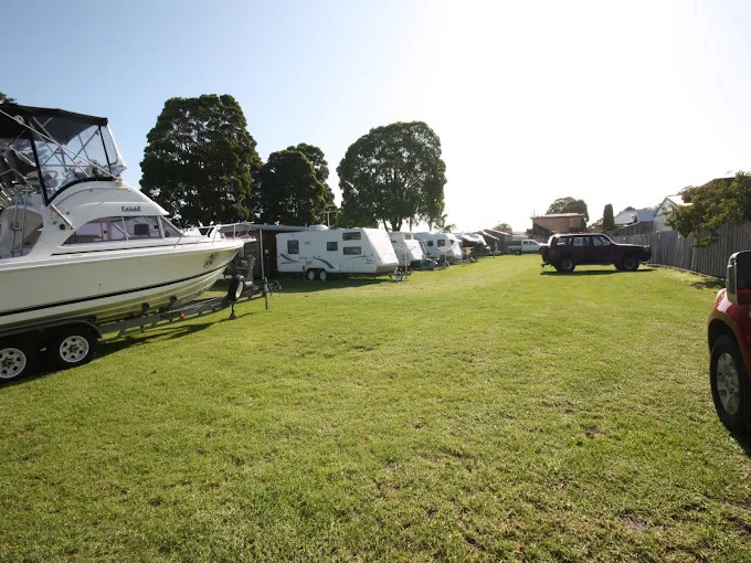 Adult Only & Pet Friendly - Prime Tourist Park