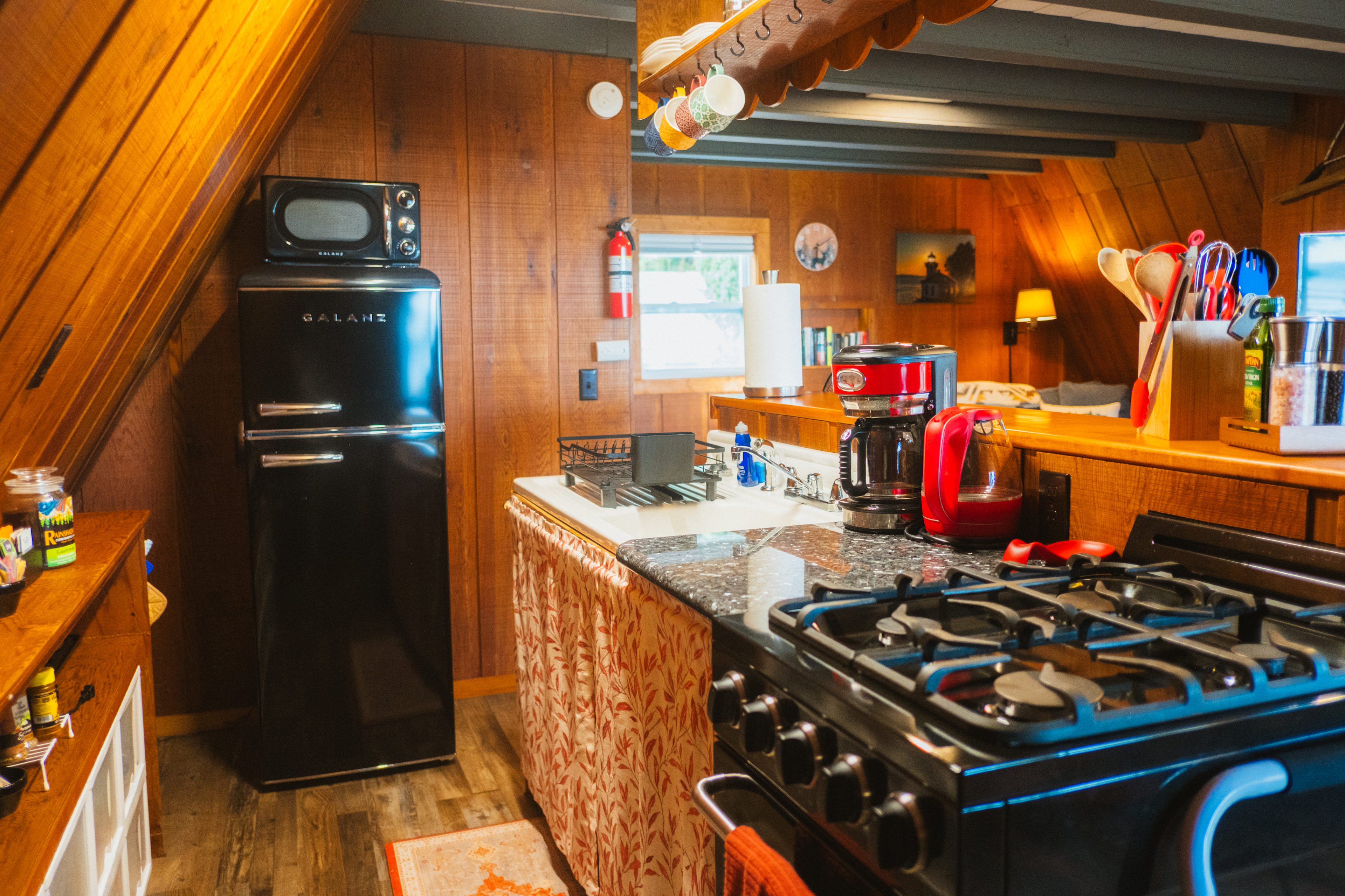 Open space kitchen with everything you could need!