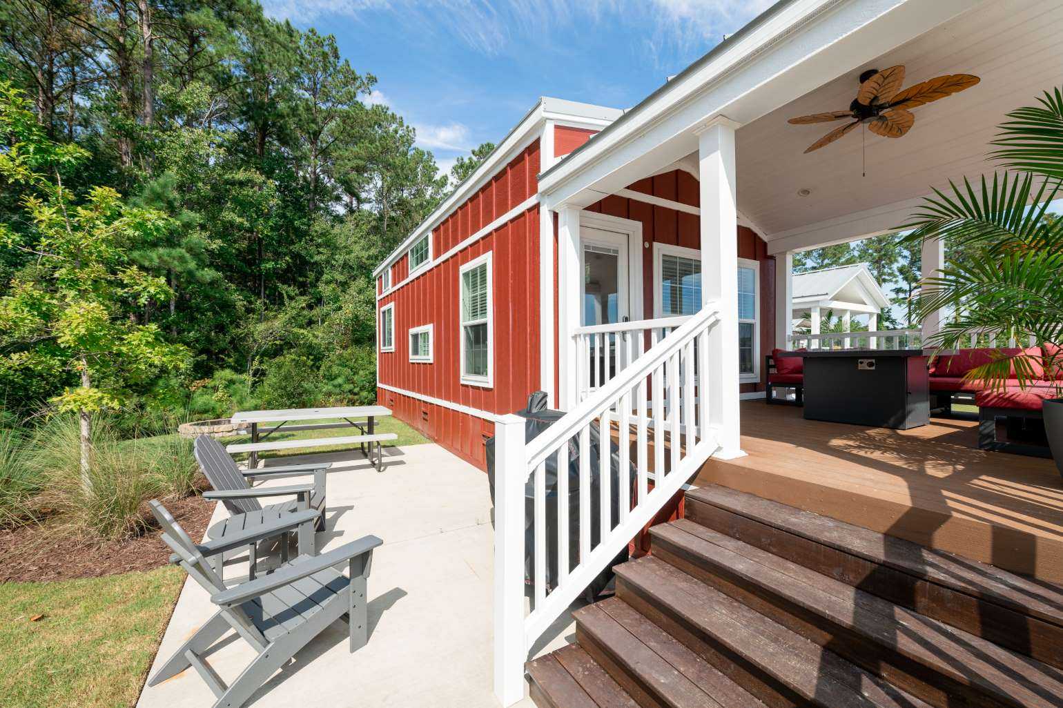 Carolina Cottage Elite 2 Bedroom w/ Loft ***NO PETS***