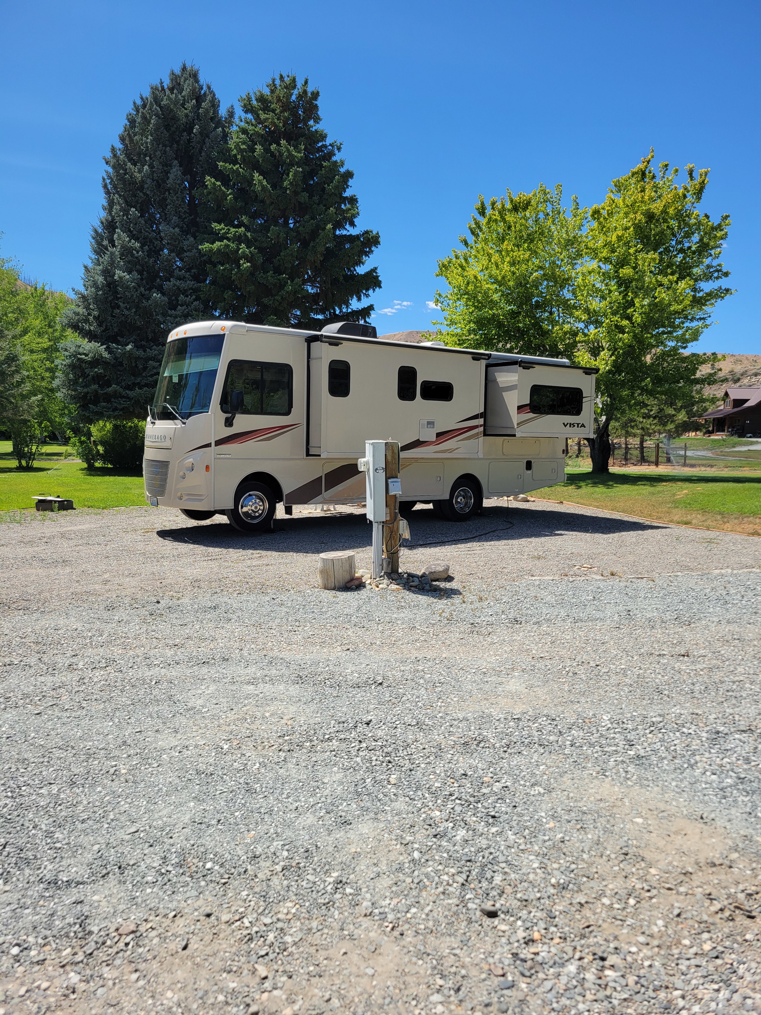 Kountry Riverside Hideaway