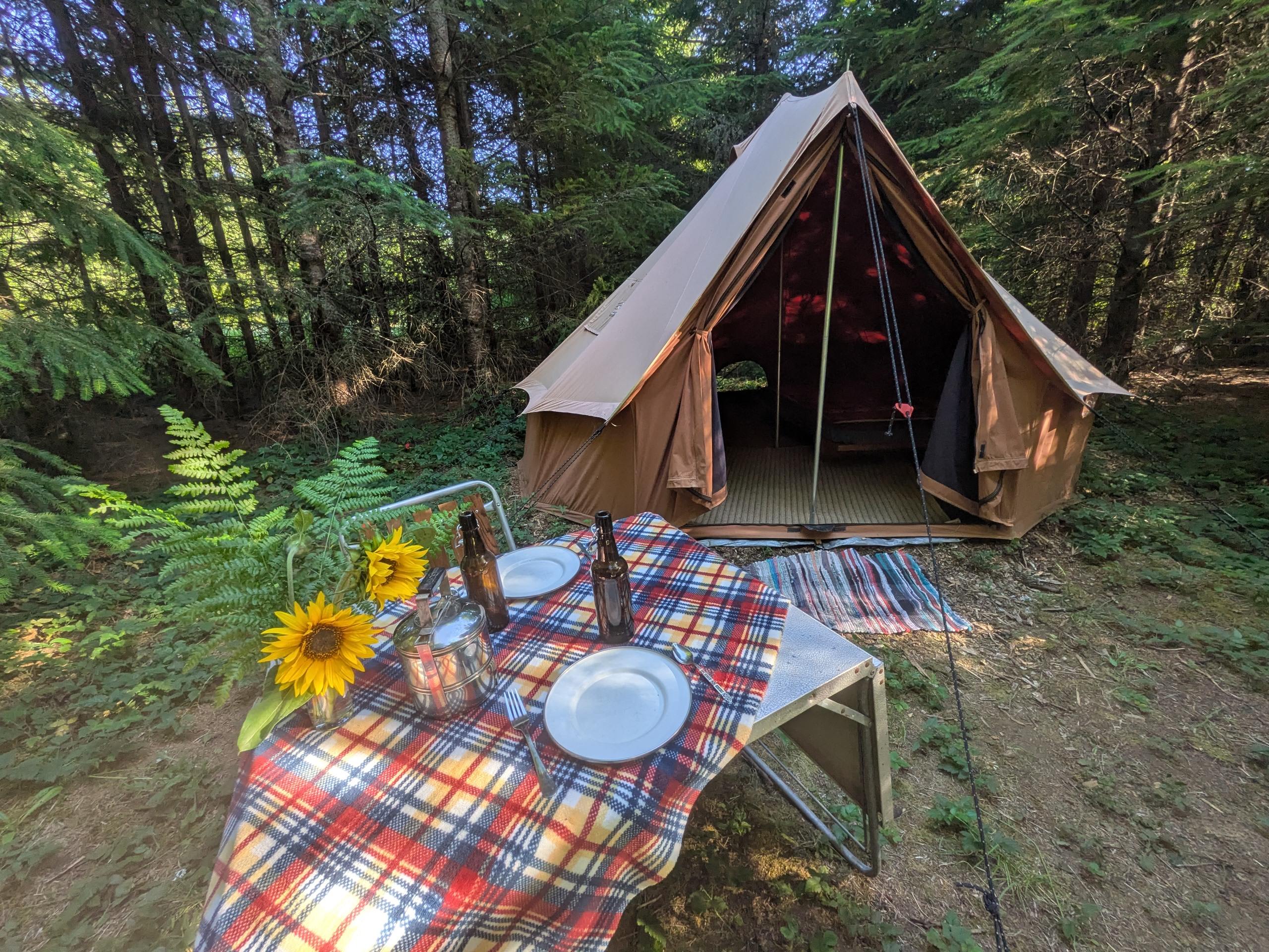 Hoodland Basecamp at Scrumpy Farest