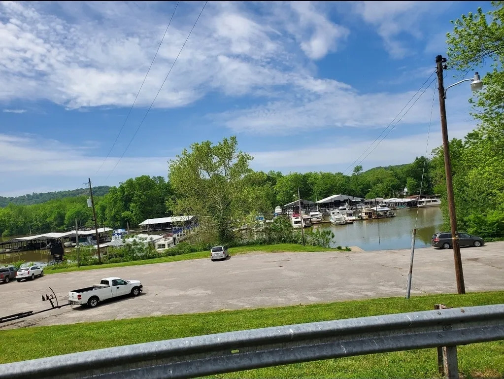 Holiday Point Marina & Campground