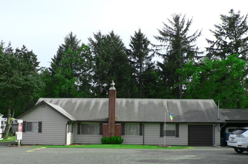 Evergreen Court & RV Park