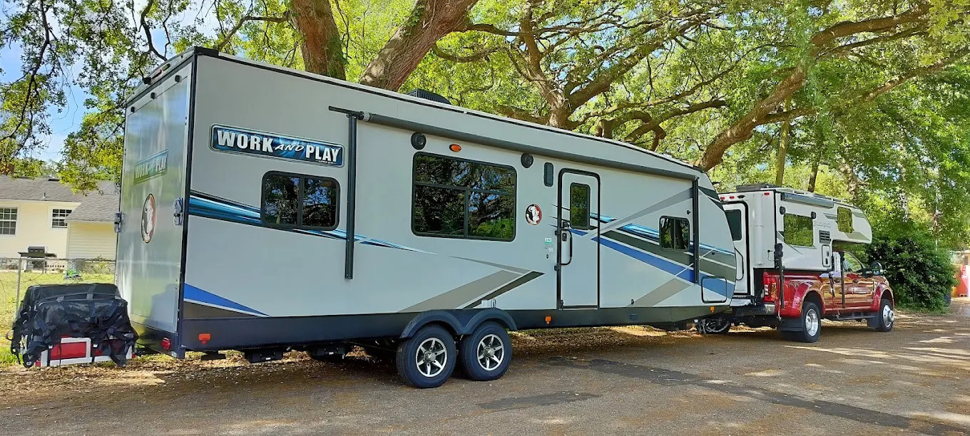 Sandy Oaks RV Park-Mobile Home