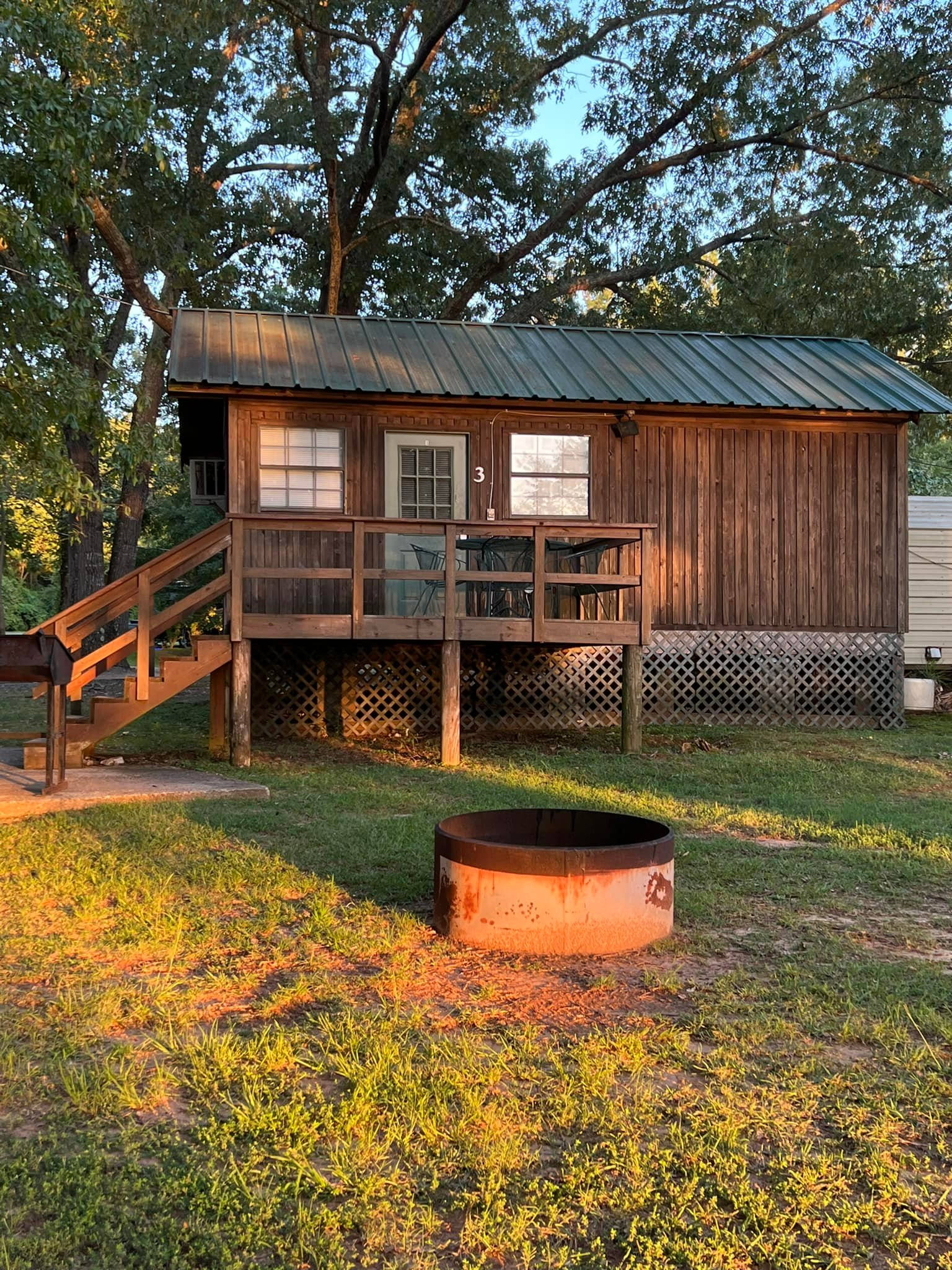 Kel's Kove Cabins & RV Park