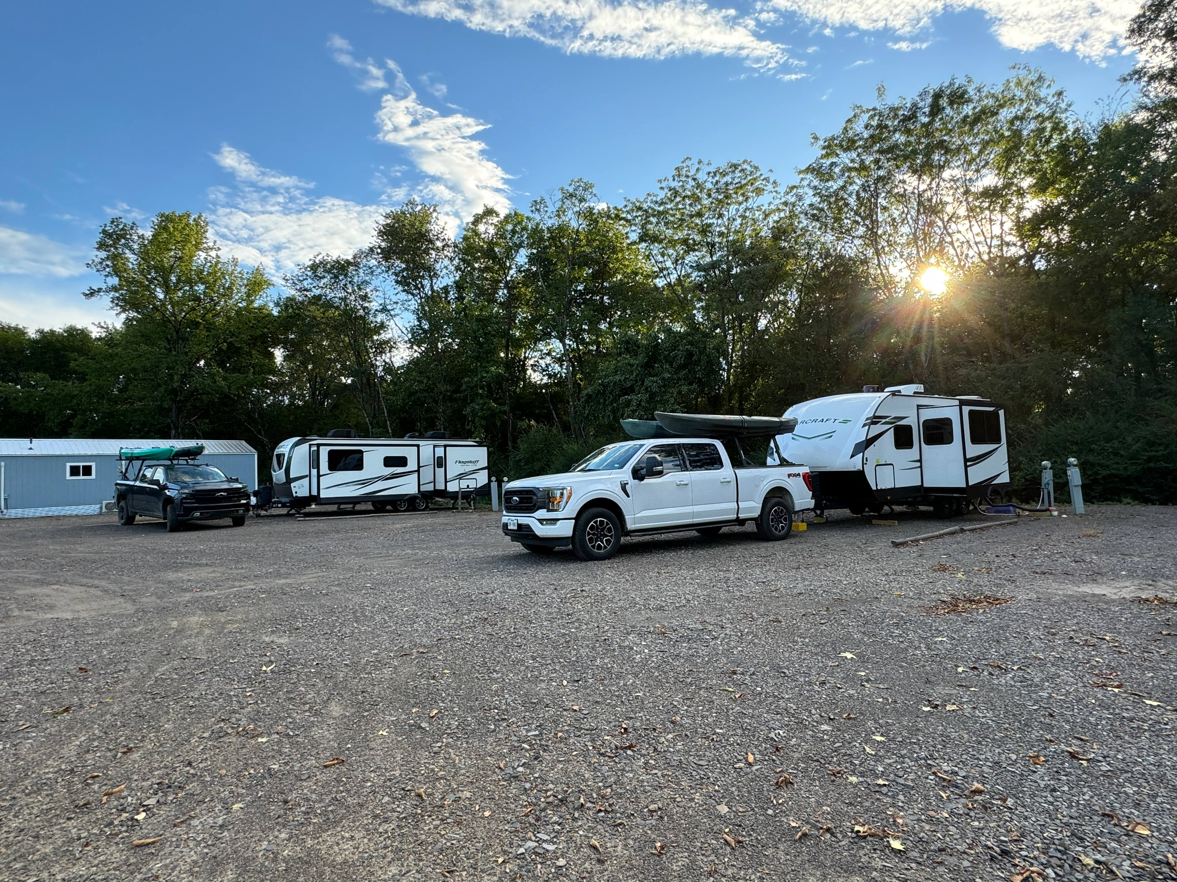 The Weekender Cabins & RV Retreat