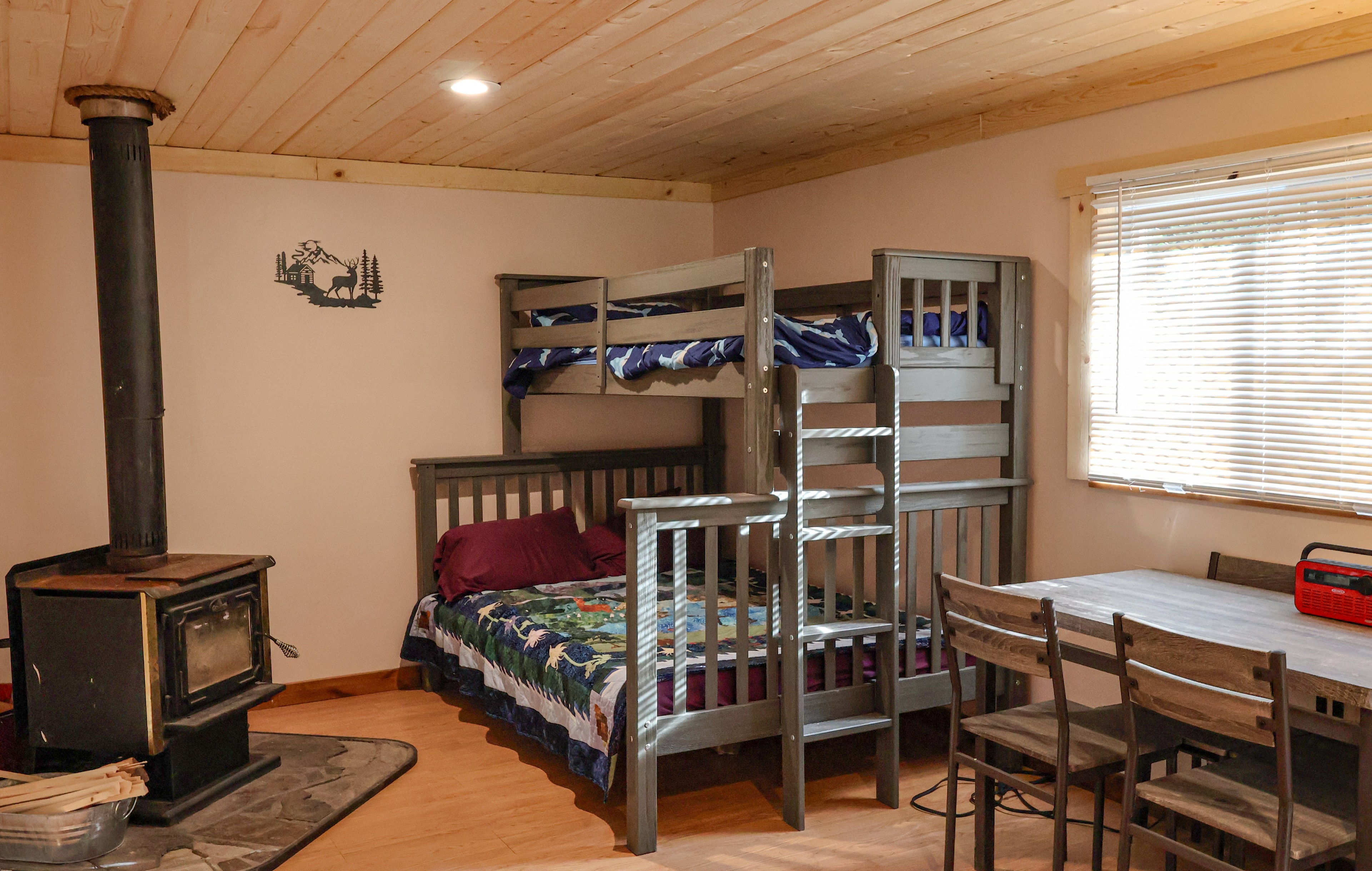 Jim Creek Cozy Cabin & RV w/ Hookup