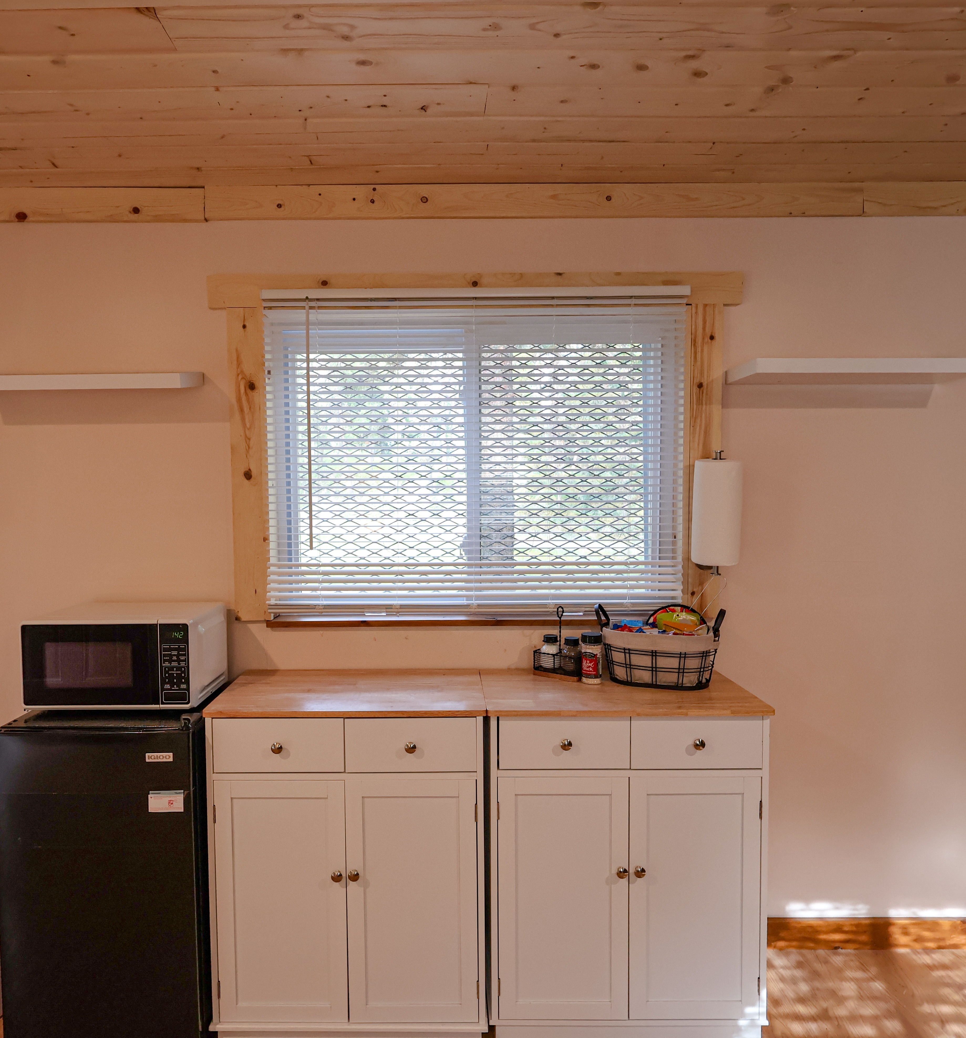 Jim Creek Cozy Cabin & RV w/ Hookup