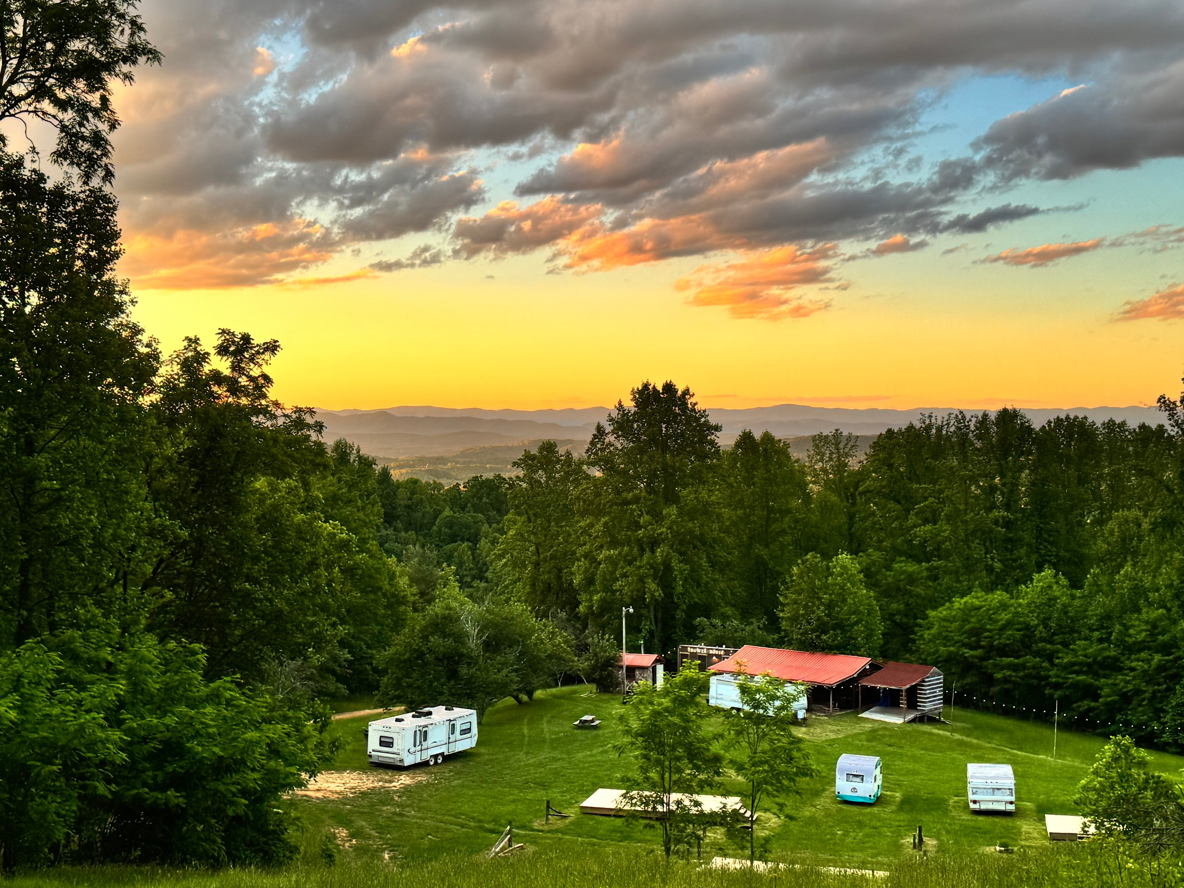 Mountain Farm Camping & Glamping