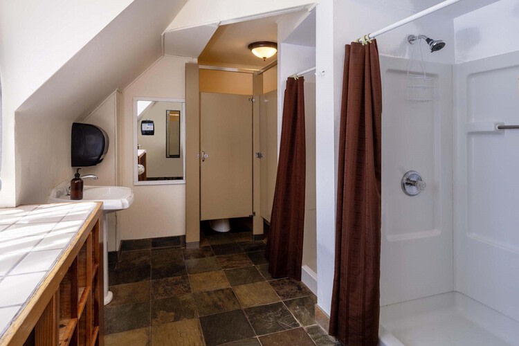 Clair Tappaan Lodge - Hutchinson Lodge