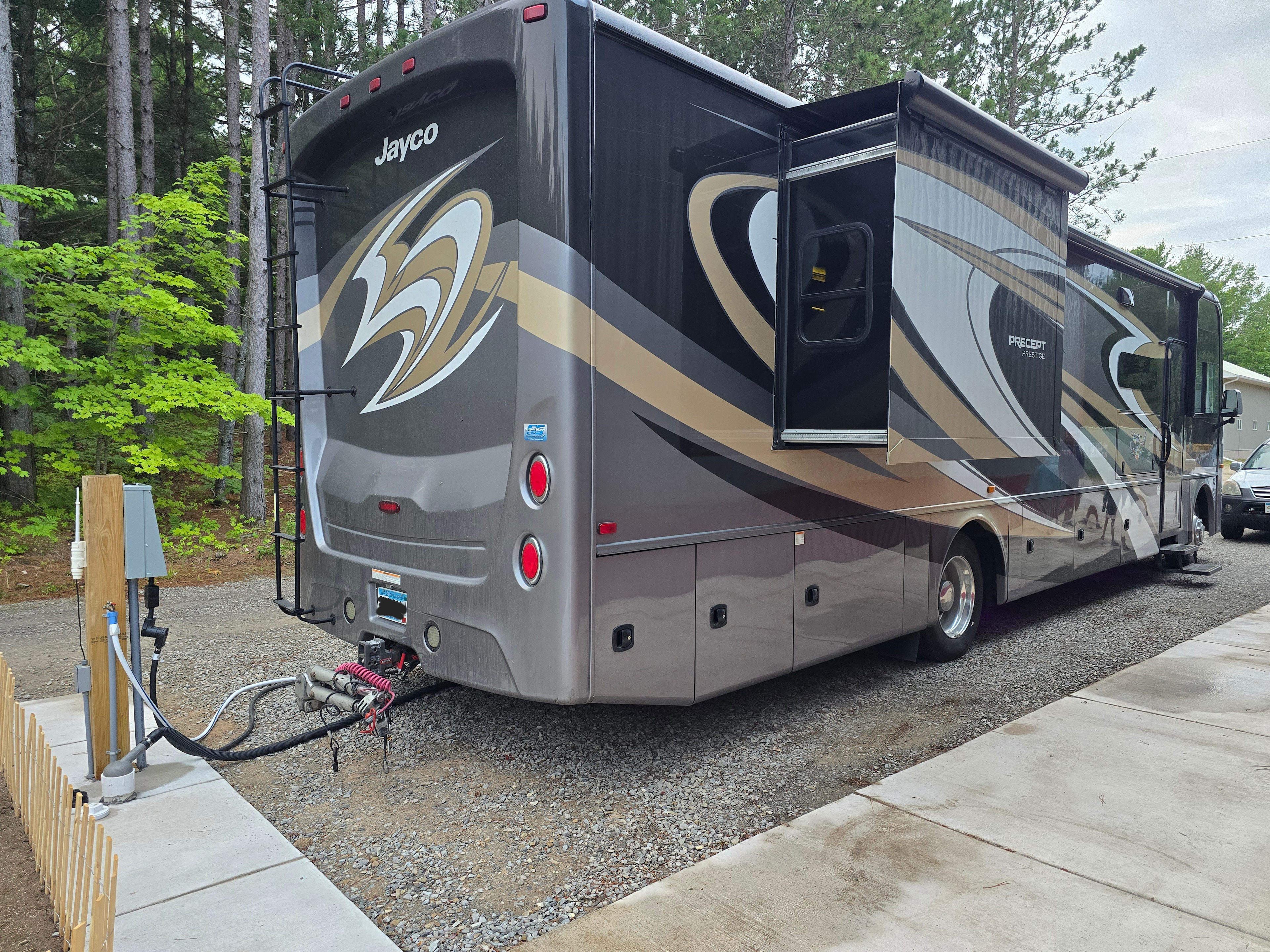 Full RV Hookup by Lake Superior