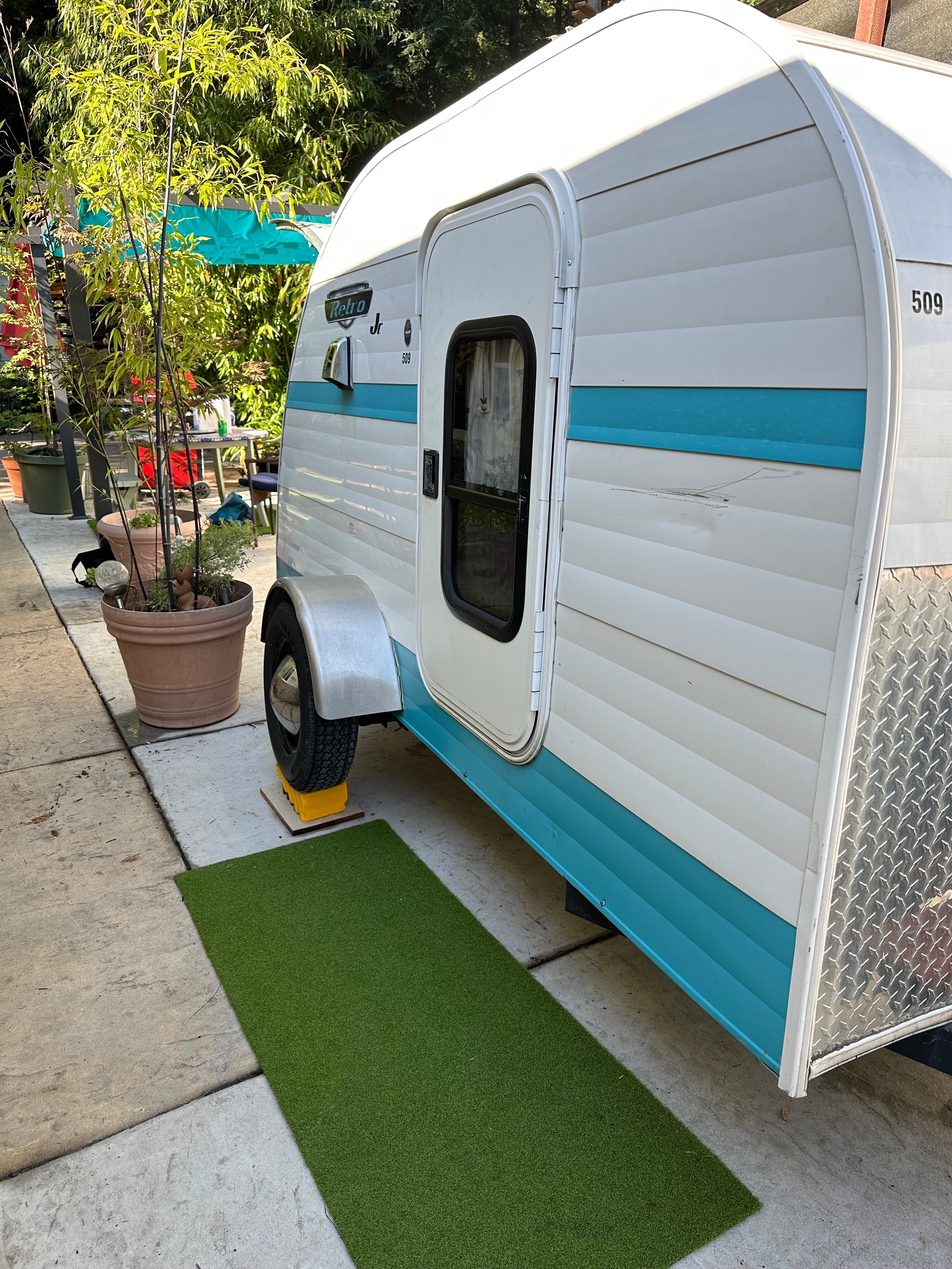 Buddha Room RV glamping, Redwoods
