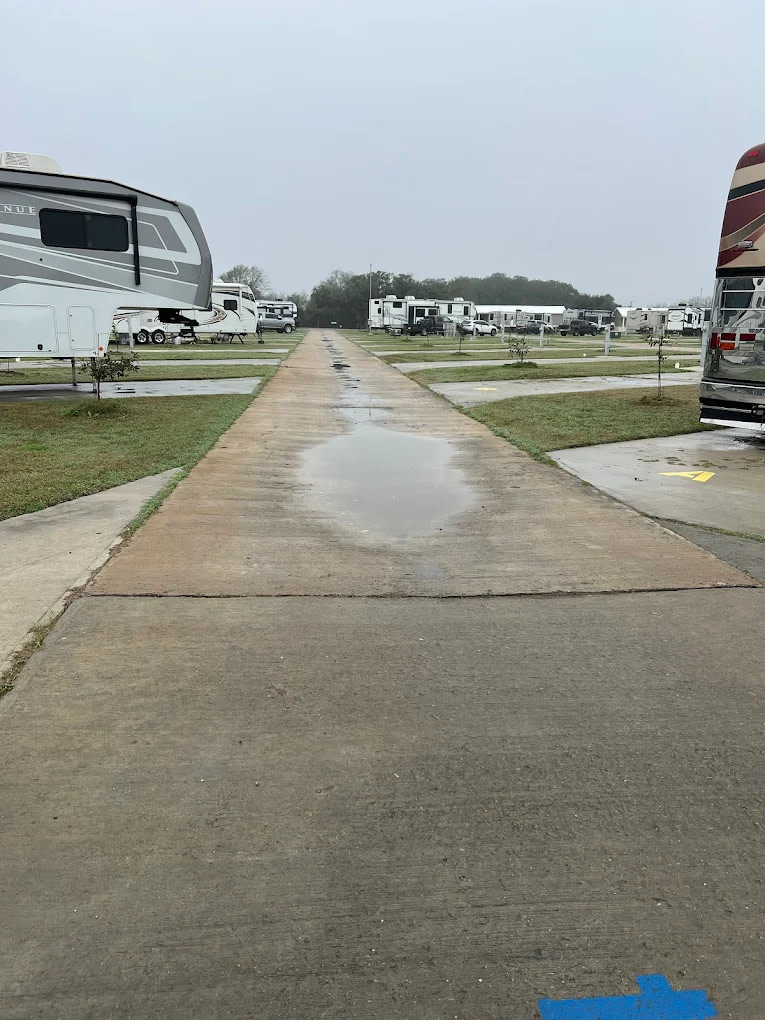 Lake Dewberry RV Resort