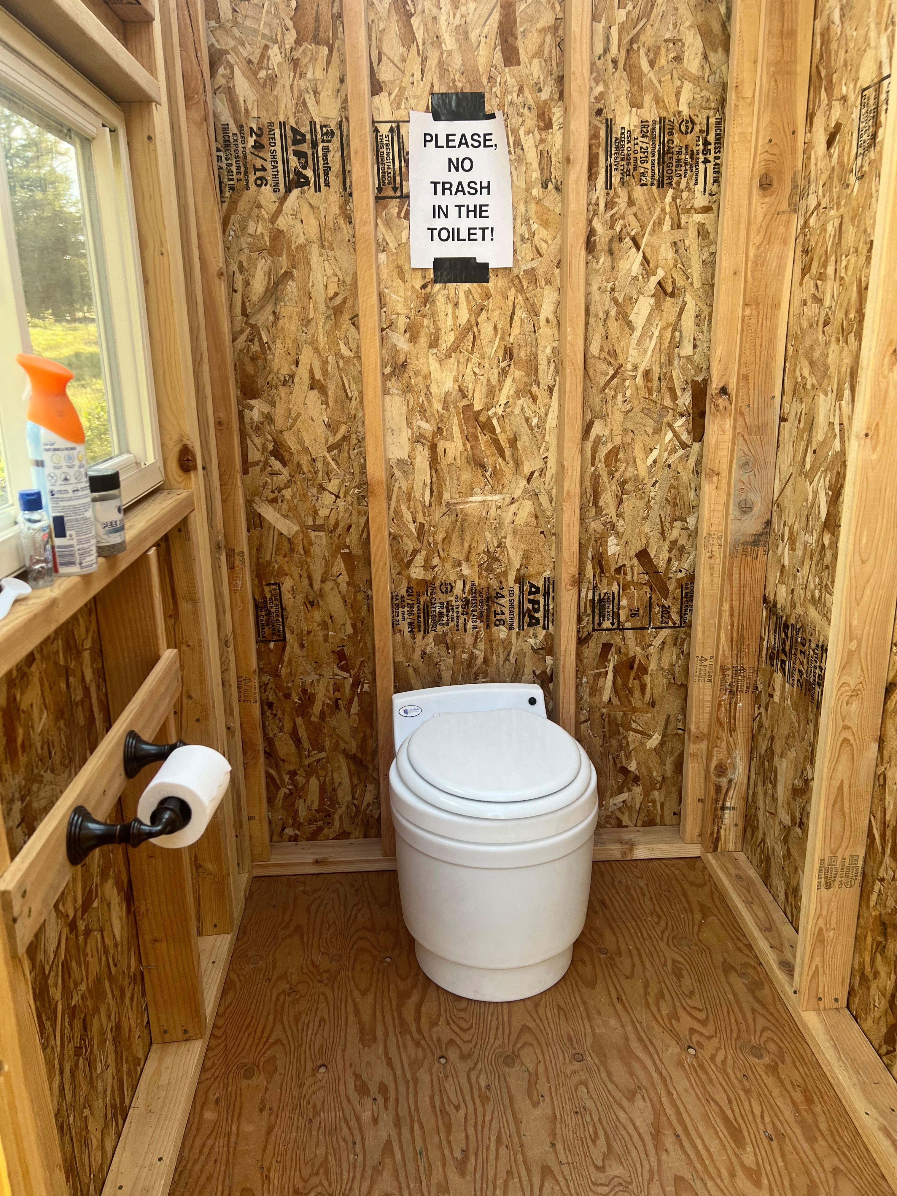 Dry flush toilet