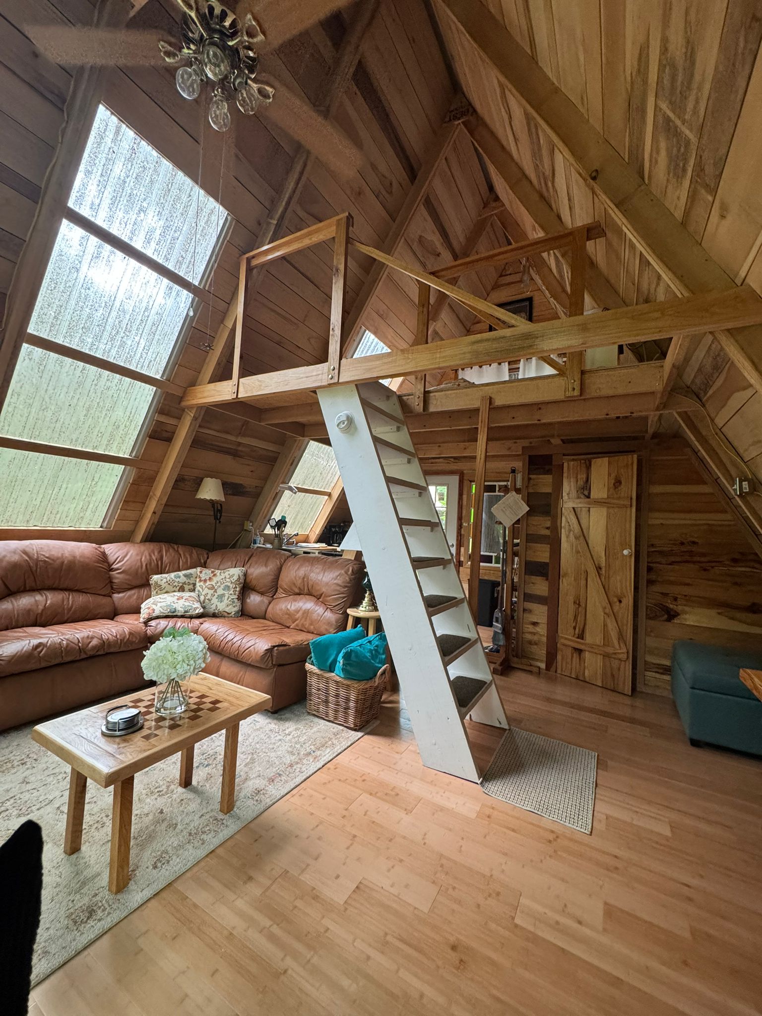 Treehouse Waters On The River