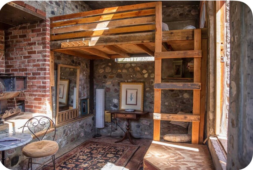 Stone Cabin with Private Creek