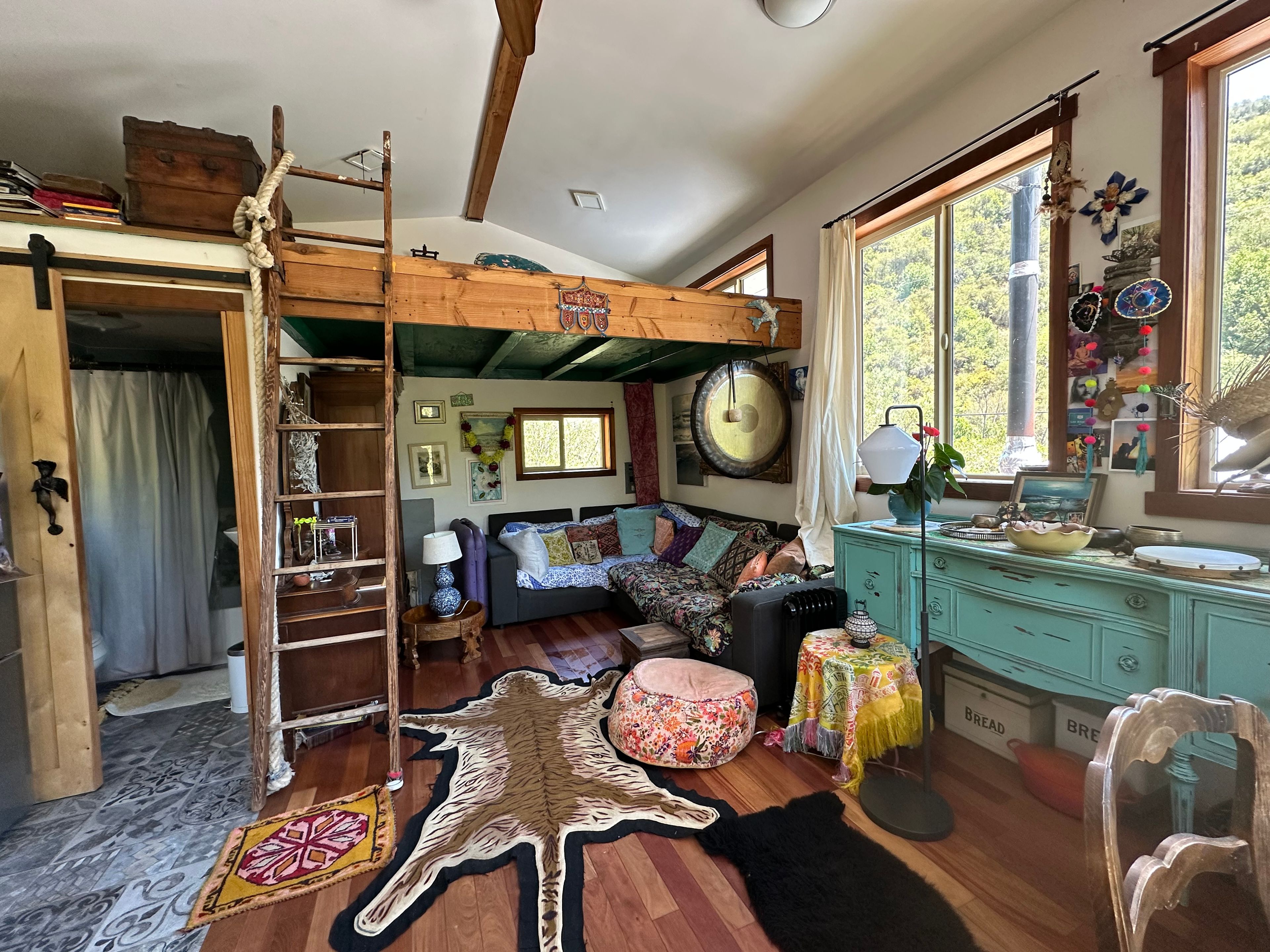 Stone Cabin With Private Creek