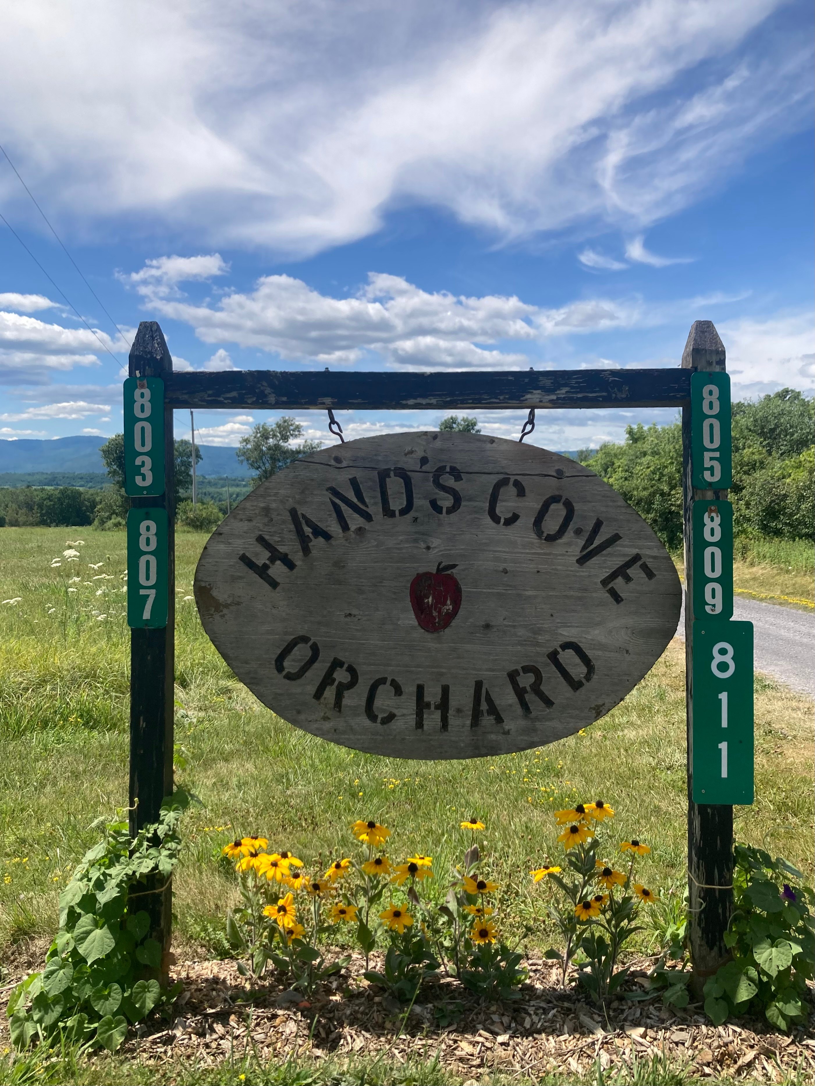 Hand’s Cove Cottages