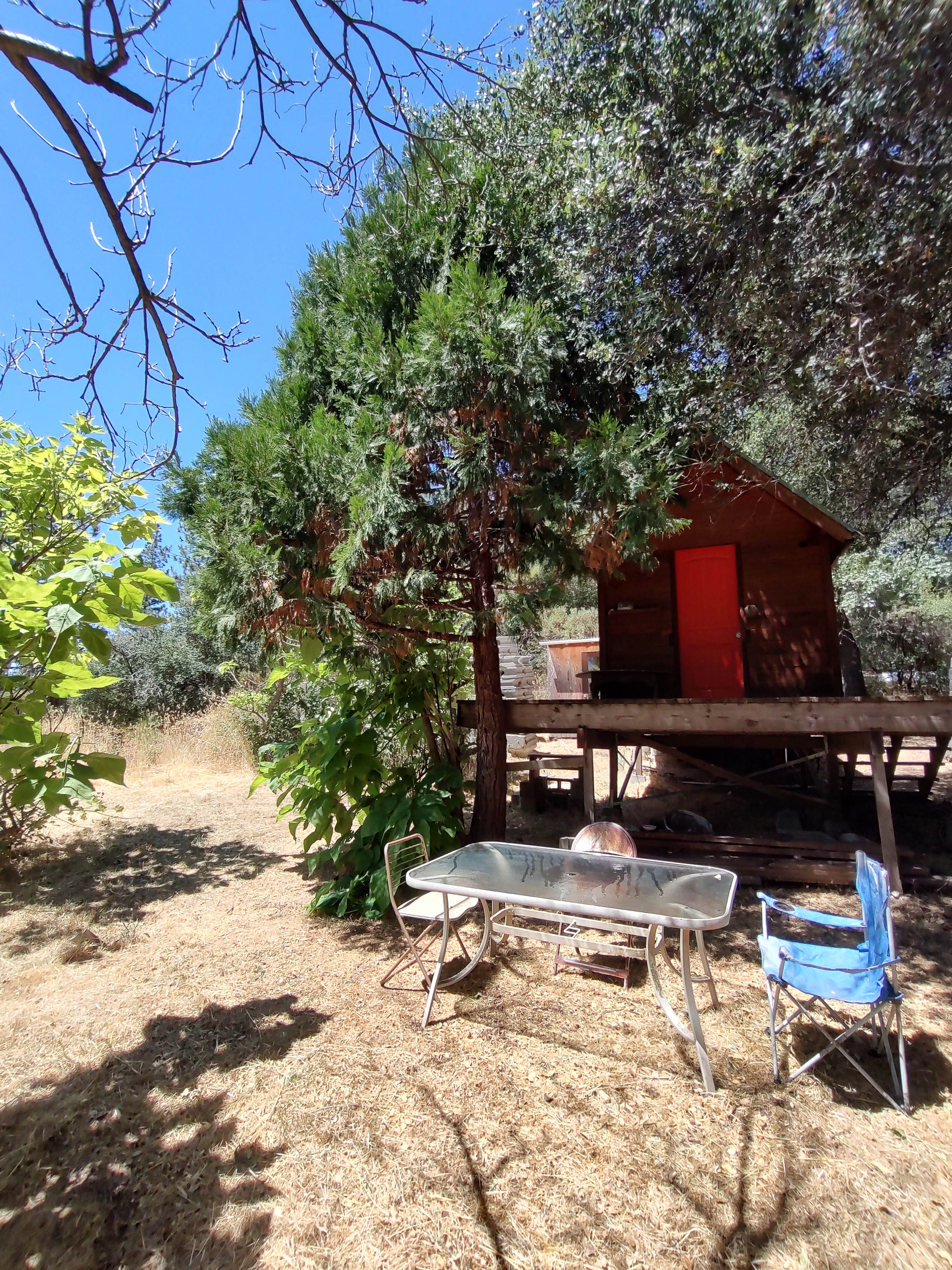 Sierra foothills tinyhome retreat.