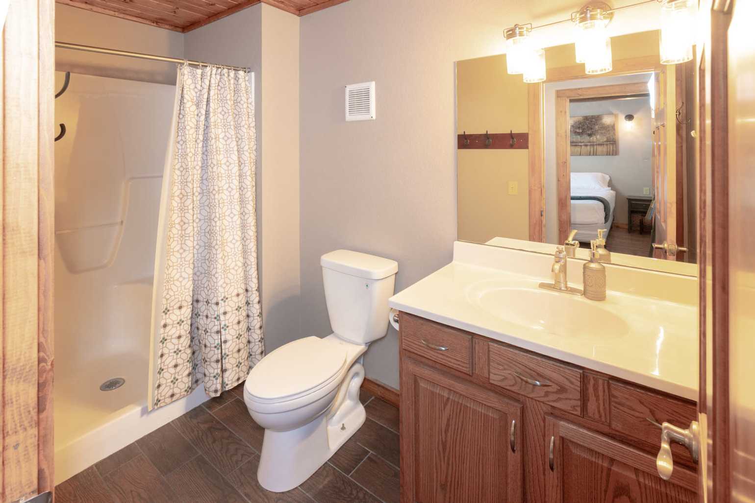 Grand Cabin 1 Bedroom w/Loft